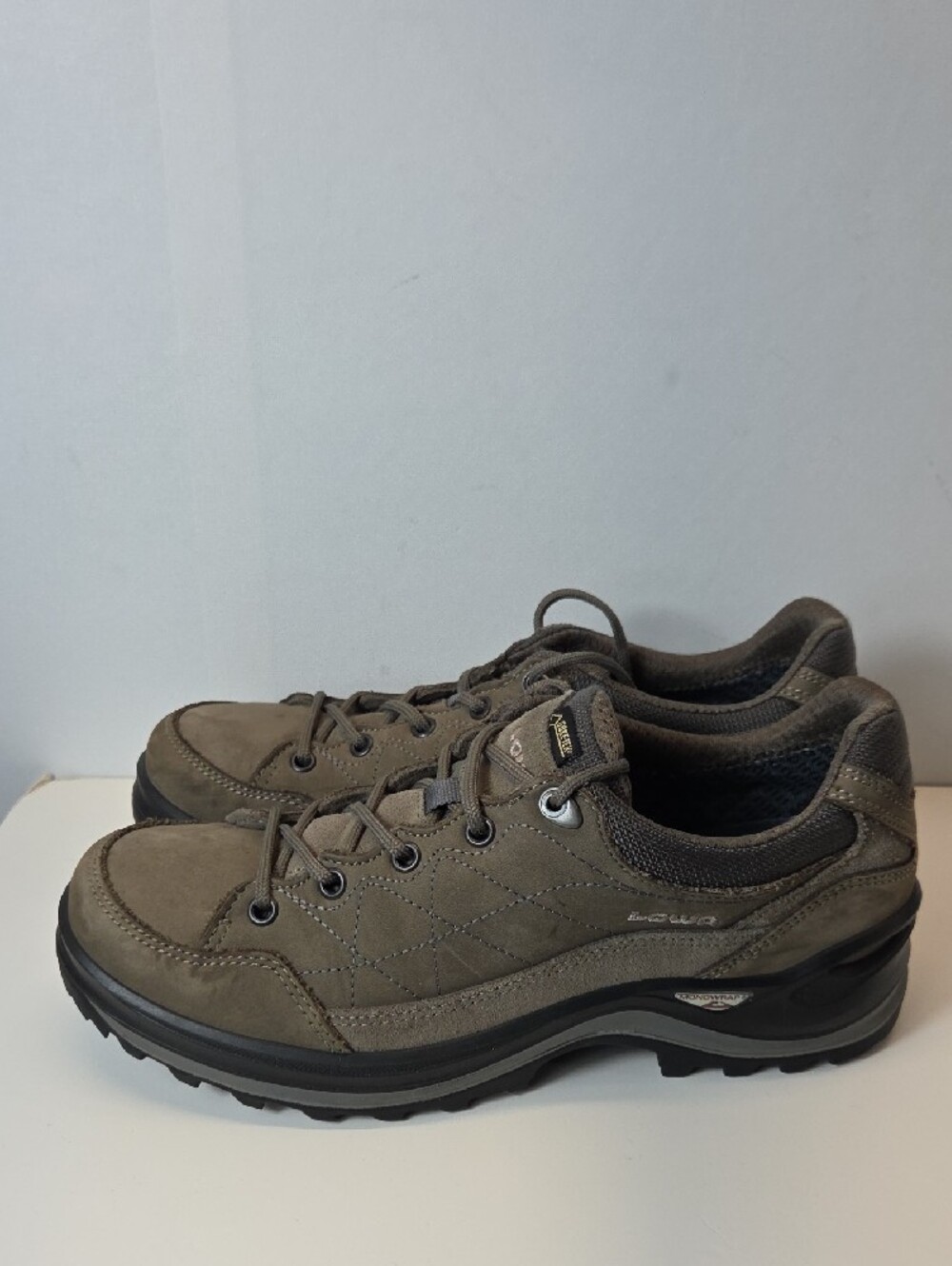 Lowa Womens Olive/Taupe Low-Cut Hiking Shoes Size 8.5 - Picture 2 of 7